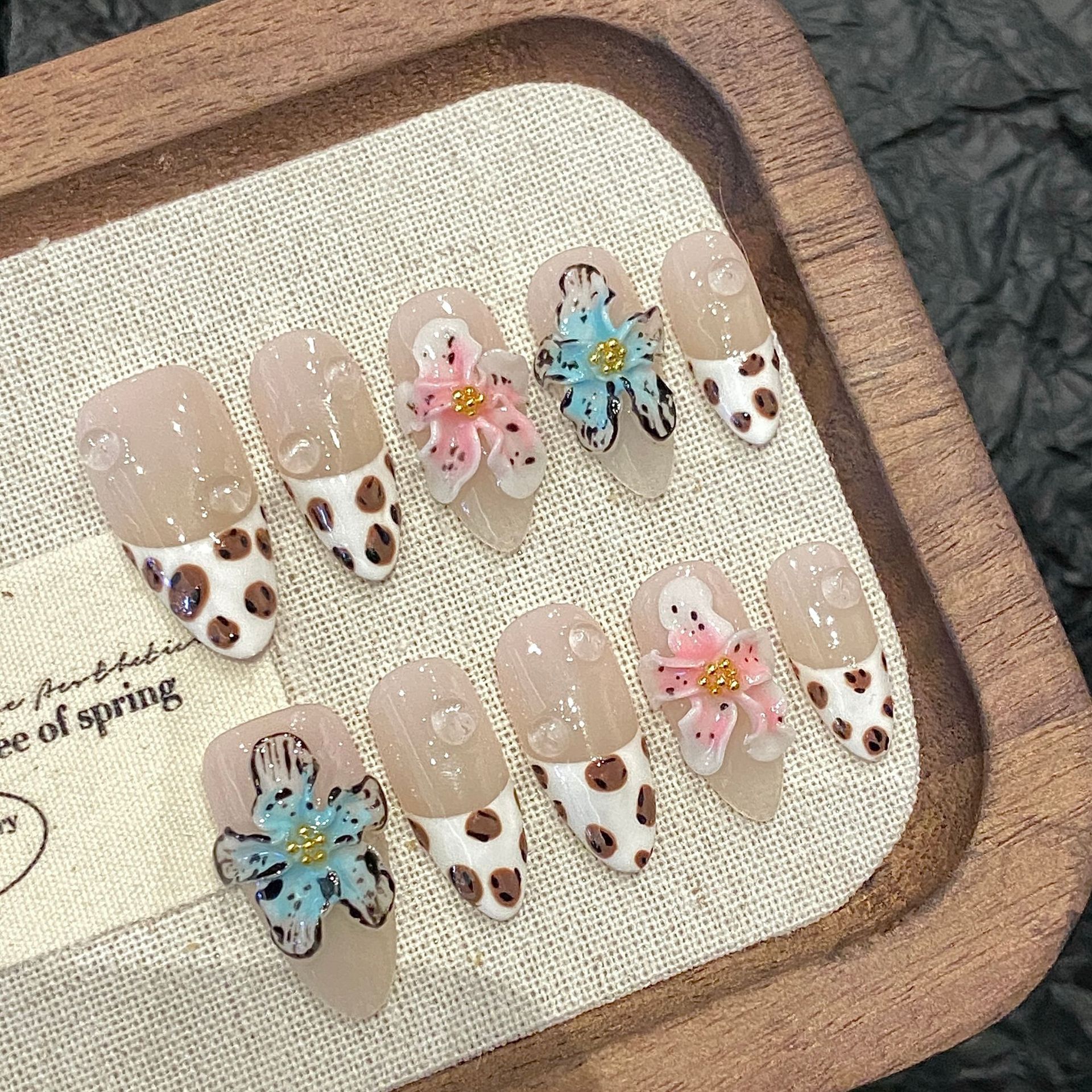 Resin Art Flowers - 10pcs Glossy Almond Handmade Fake Nails